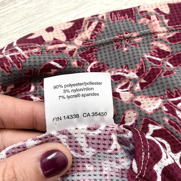 Burgundy Floral short Sleeve Light Breathable Top - Picture 7 of 8